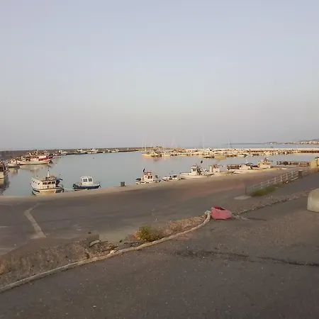 بيت ضيافة Donnanna كارياتي