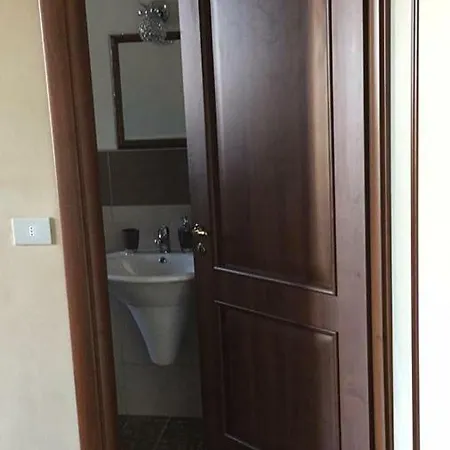 Donnanna بيت ضيافة كارياتي
